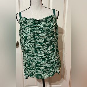 Torrid 2 Women’s Floral Stretched Shirred Cami Top Green White Daisy Print NWT